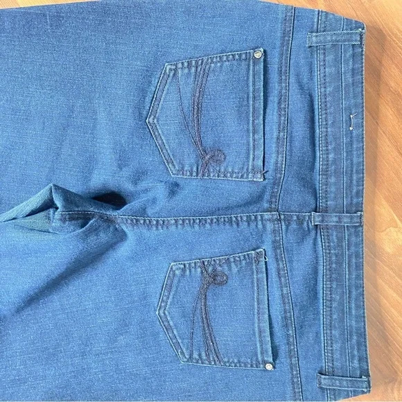 Reitmans - Women's Blue Jeans - straight leg - Size 10 Petites - Picture 6 of 8